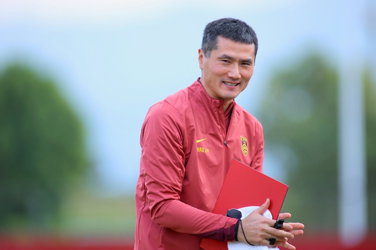 kaiyun-特巴斯：国足和中超都需要跻身世界前10 约60%的中国人都是足球迷